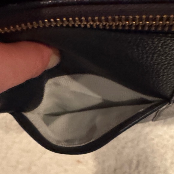 Radley London Smith Street leather zip-top shoulder/crossbody bag in navy blue - Picture 5 of 16